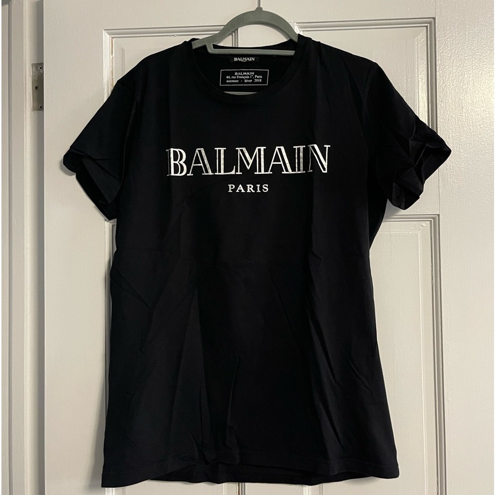 MENS BALMAIN T SHIRT SIZE L WITH SILVER PRINT